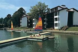 Sunbay Resort boat dock on Lake Hamilton